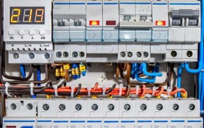 repartiteur-tension-interrupteurs-automatiques-arriere-plan-electrique_169016-24590 repartiteur-tension-interrupteurs-automatiques-arriere-plan-electrique_169016-24590